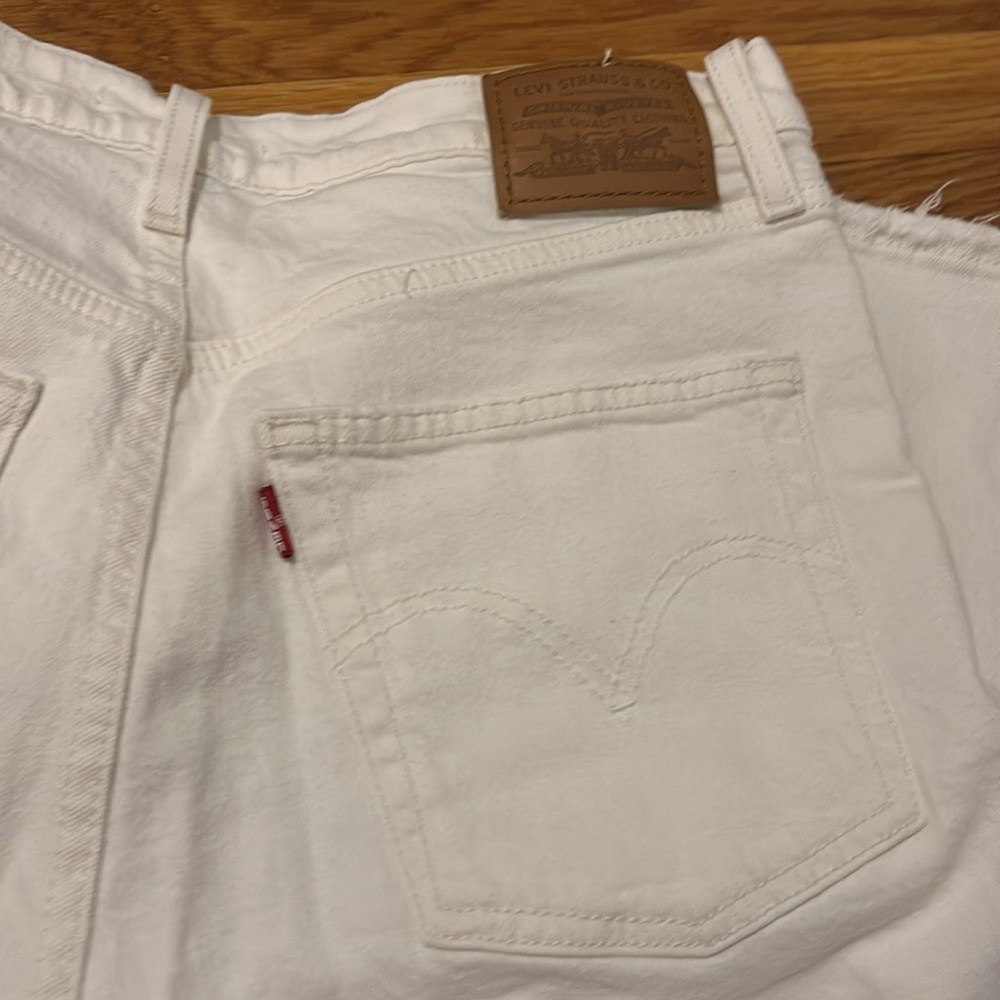 Levi's rib cage ankle White Jeans - Picture 3 of 5